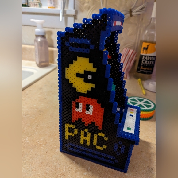 Perler bead pacman phone stand - Picture 2 of 4